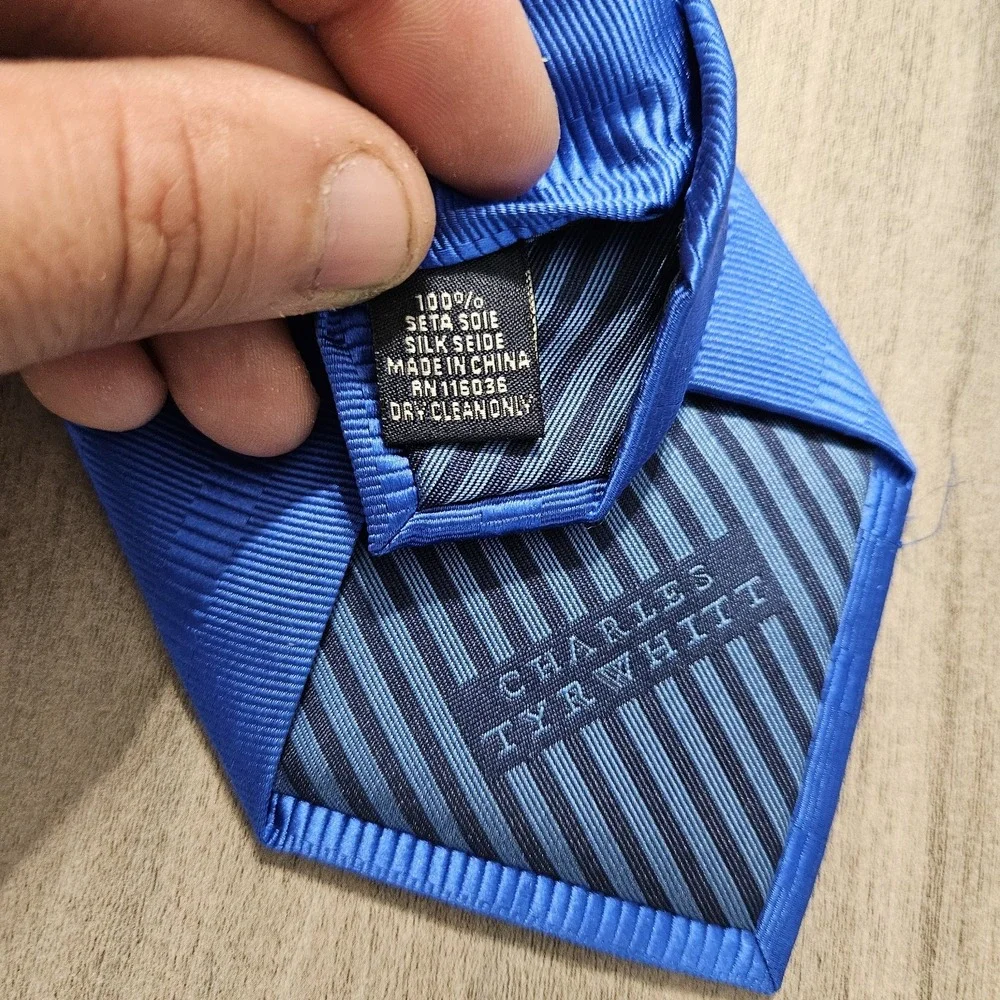 CHARLES TYRWHITT Men's 100%‎ Silk Tie ~ Blue ~ Striped 59x3 1/2